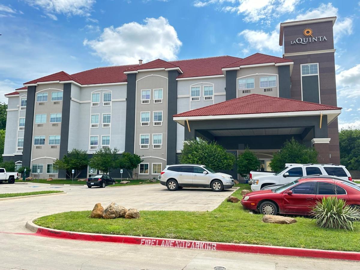 La Quinta By Wyndham Decatur Hotel Exterior photo