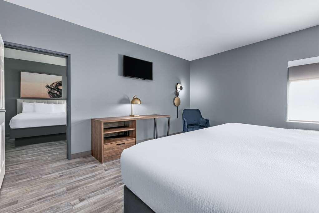 La Quinta By Wyndham Decatur Hotel Room photo