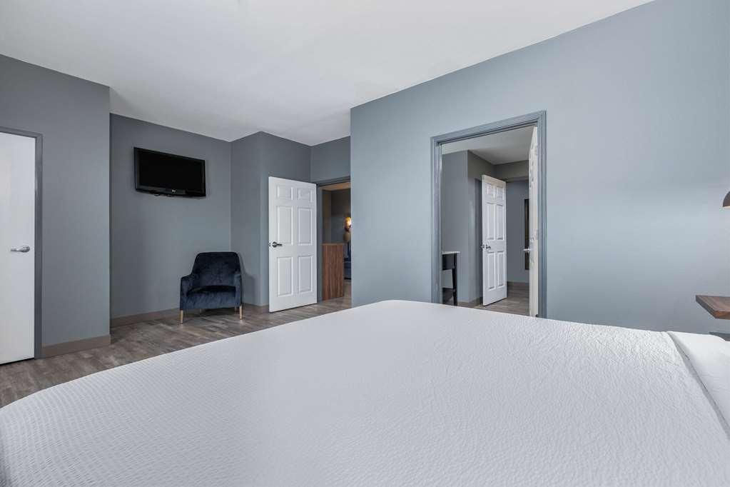 La Quinta By Wyndham Decatur Hotel Room photo