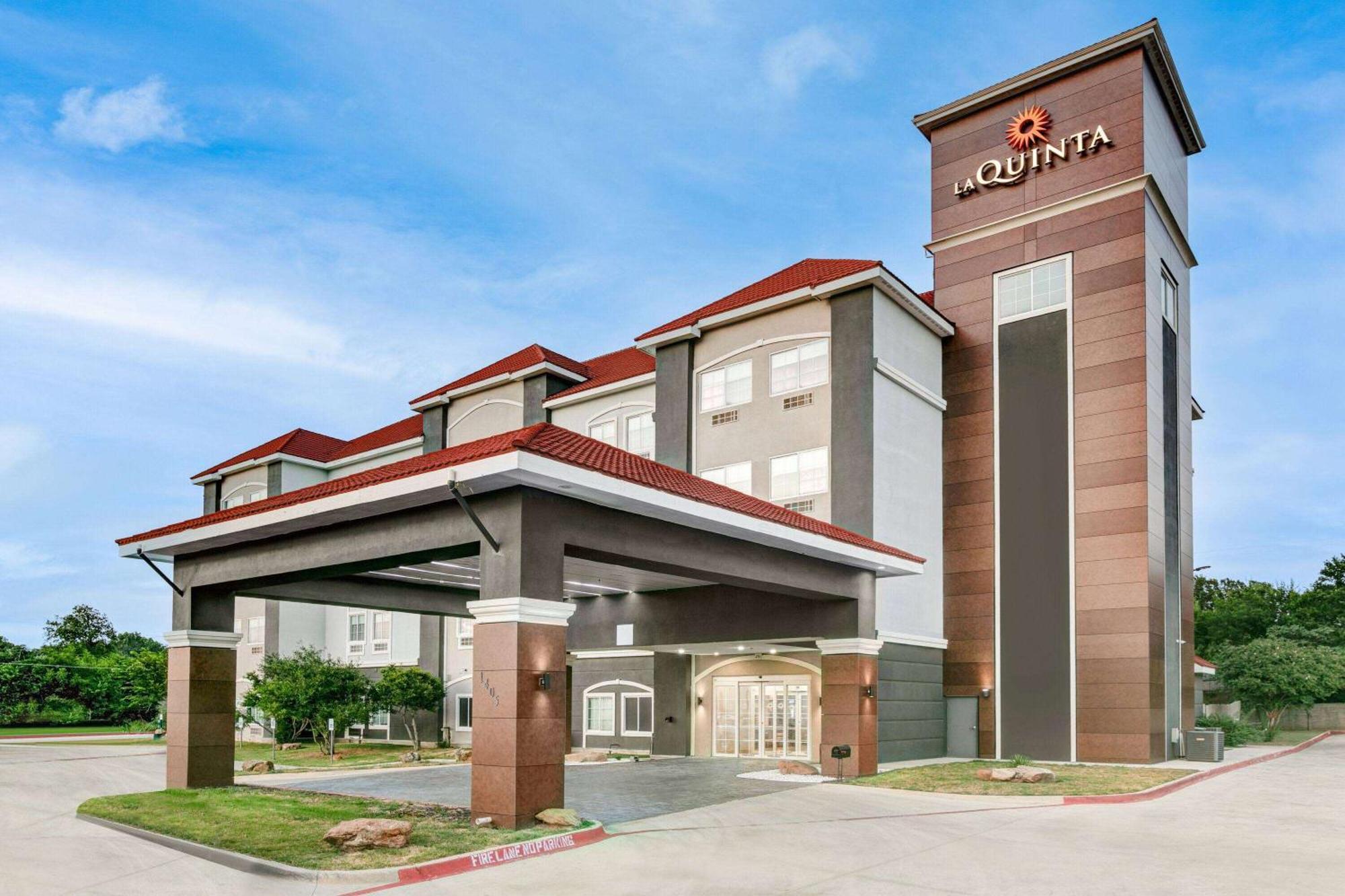 La Quinta By Wyndham Decatur Hotel Exterior photo